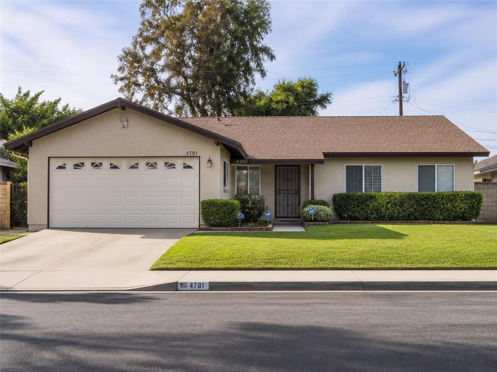 Home in average exterior condition with slightly dulled paint